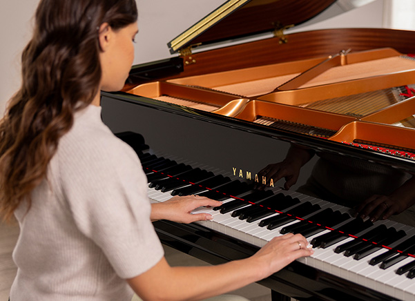 Yamaha GCB baby grand piano in polished ebony in a contemporary living room
