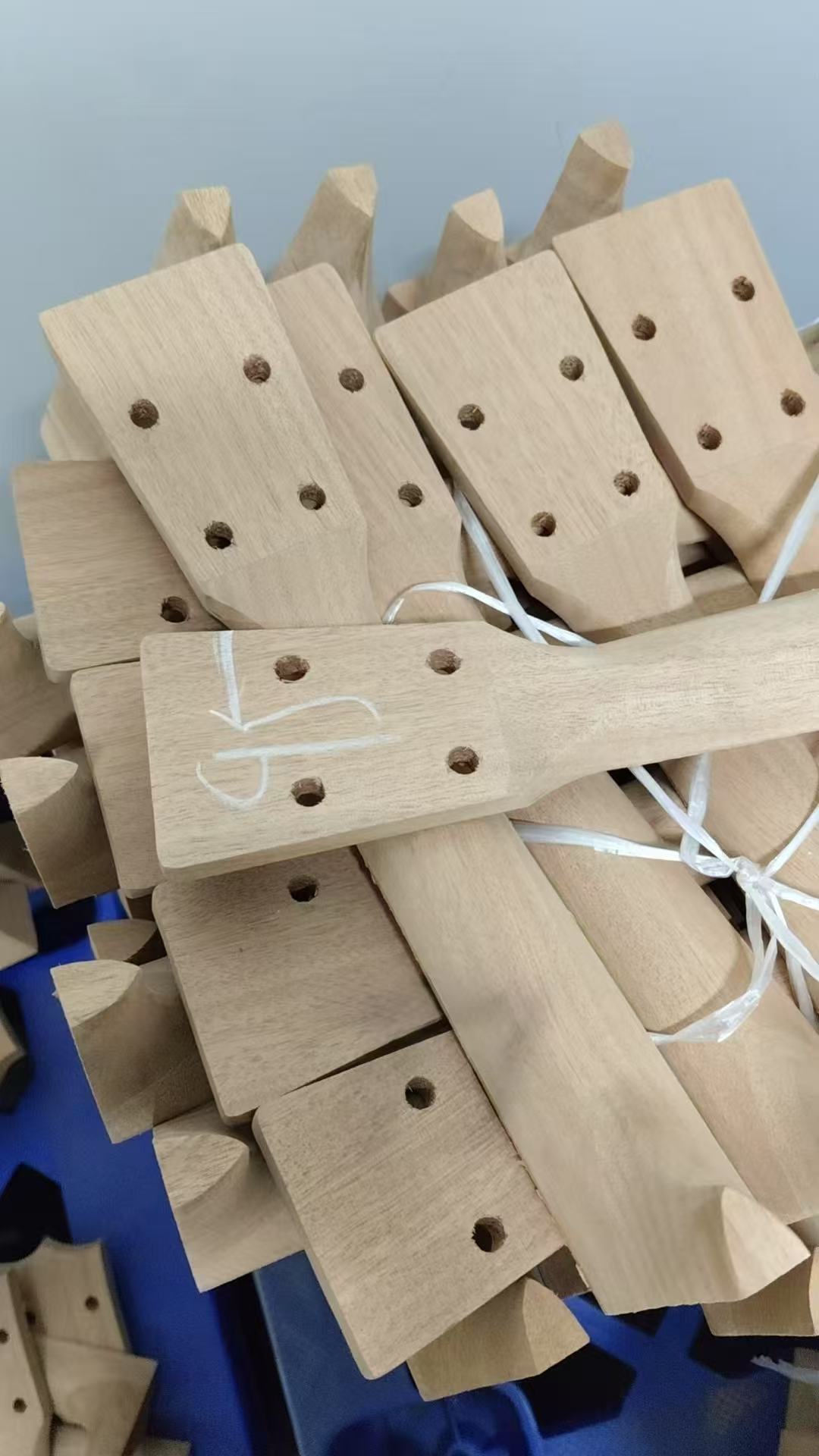 Headstock 4